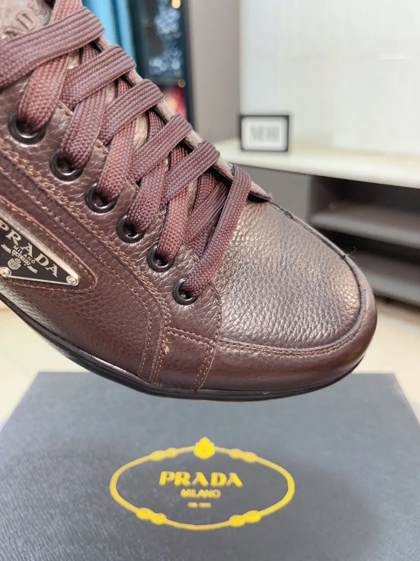 Men's shoes 💰560🌹🌹 High-quality new men's shoes 💰prada (Prada) counters are on the market at the same time. The new men's shoes and 😘fabrics are selected from imported mesh and glue-spraying technology. Imported cowhide lining. 👍🏿High-end☄️Open-molded non-slip rubber outsole, exquisite lines, simple and elegant, comfortable and high-end for leisure travel. Code number: 38 to 44